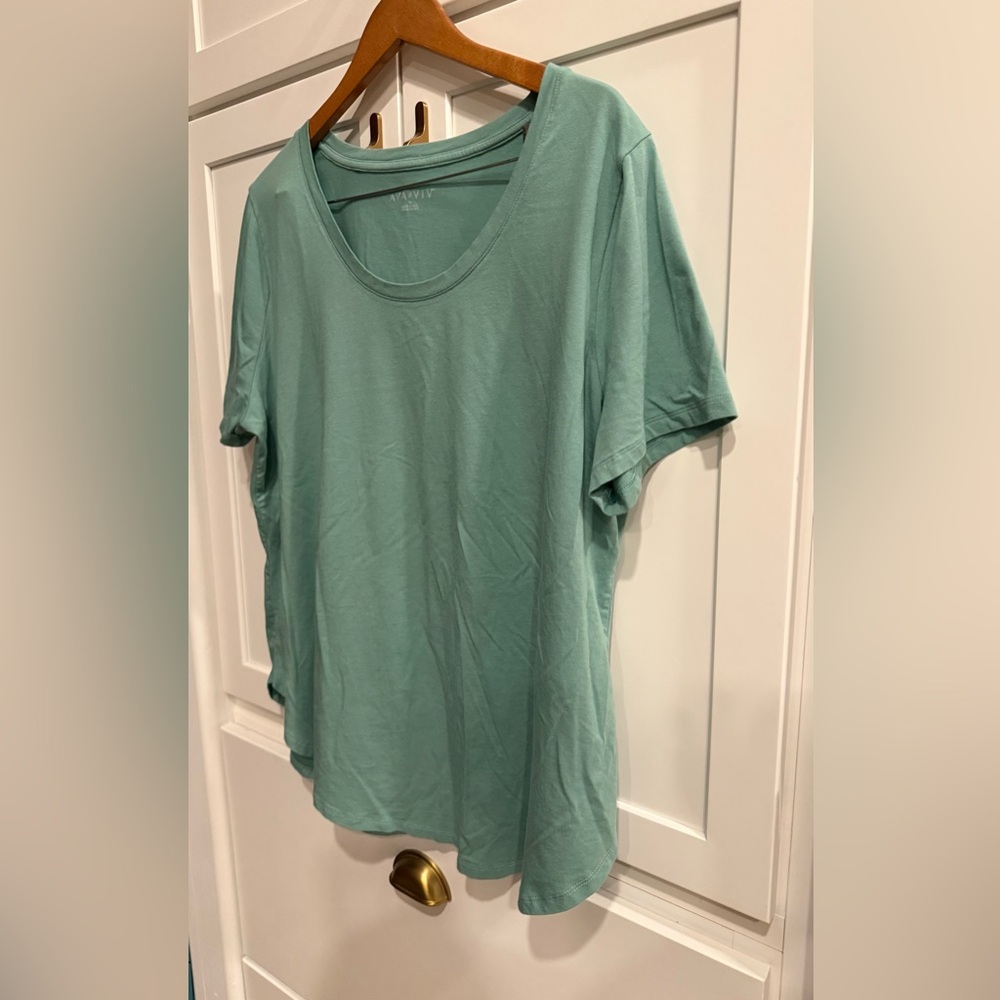 Ava & Viv Green Relaxed 1x Short Sleeve T-Shirt (worn once) - Picture 2 of 5